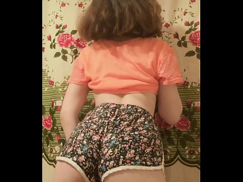 ❤️ Neska gazte sexy galtzak kentzen kameraren aurrean ❤️❌ Porno gugan ❤