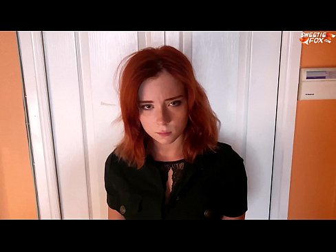 ❤️ Segurtasun zaindariak emakume polita zigortu zuen dendak lapurtzeagatik - Ahoan esperma ❤️❌ Porno gugan ❤